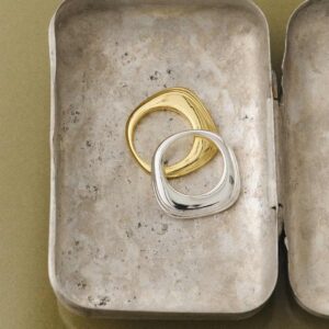 Isla Signet Ring